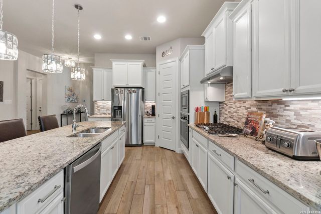 274 SIGEL AVE, New Braunfels, TX 78132