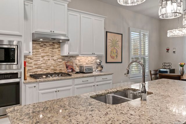 274 SIGEL AVE, New Braunfels, TX 78132