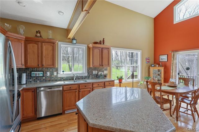 4350 Oak Orchard Road, Clay, NY 13041