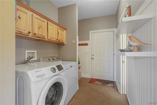 4350 Oak Orchard Road, Clay, NY 13041