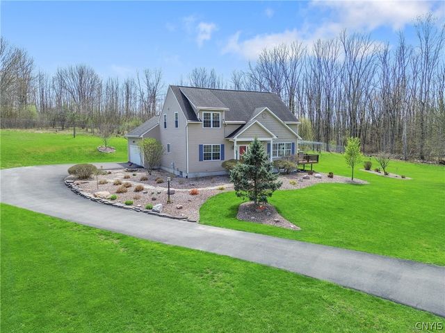 4350 Oak Orchard Road, Clay, NY 13041