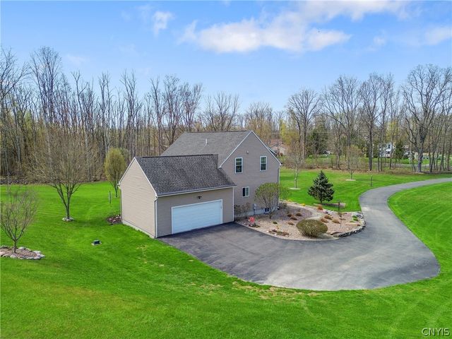 4350 Oak Orchard Road, Clay, NY 13041
