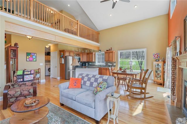 4350 Oak Orchard Road, Clay, NY 13041
