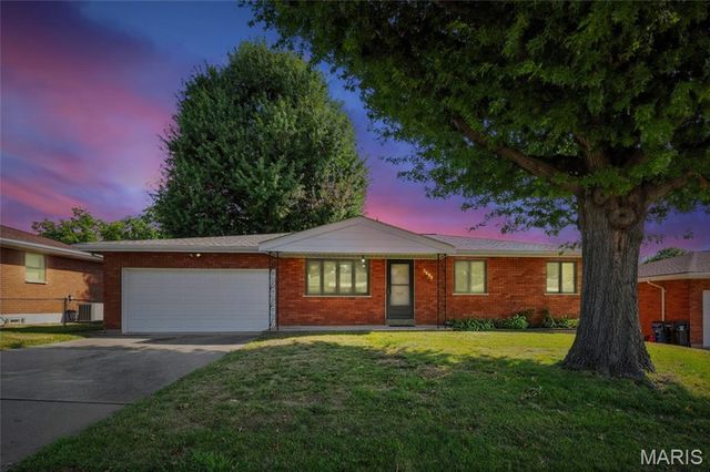 4365 Debra Kay Lane, Affton, MO 63123