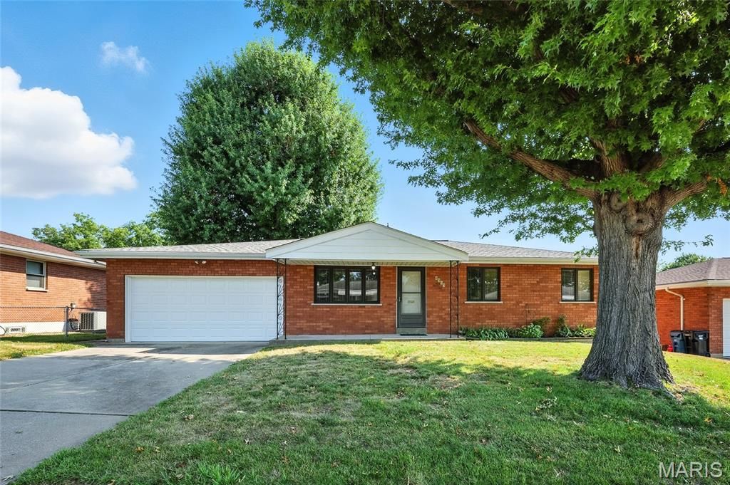 4365 Debra Kay Lane, Affton, MO 63123