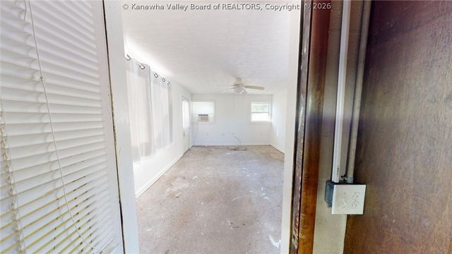38 Birkewood Road, Huntington, WV 25705
