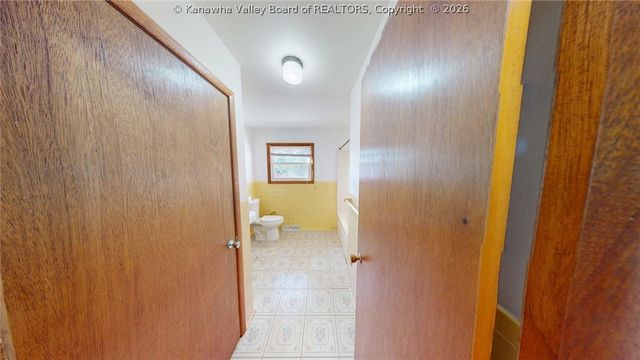 38 Birkewood Road, Huntington, WV 25705