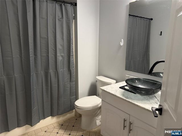 511 Chatfield Drive, Pequannock Township, NJ 07444