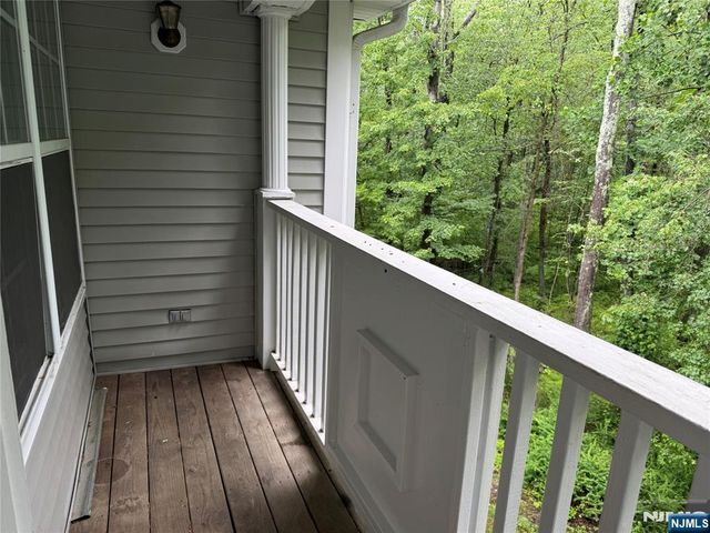 511 Chatfield Drive, Pequannock Township, NJ 07444