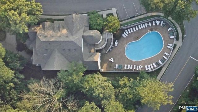 511 Chatfield Drive, Pequannock Township, NJ 07444