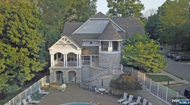 511 Chatfield Drive, Pequannock Township, NJ 07444