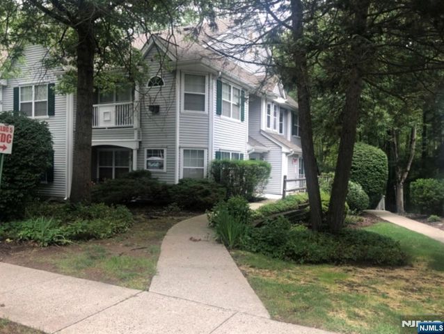 511 Chatfield Drive, Pequannock Township, NJ 07444
