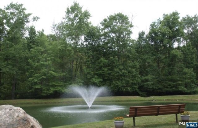 511 Chatfield Drive, Pequannock Township, NJ 07444