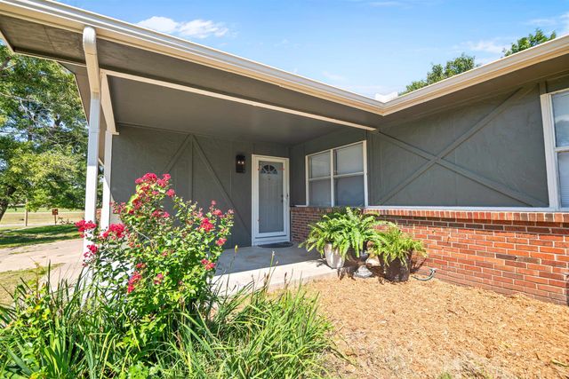 5708 Callen St, Wichita, KS 67220