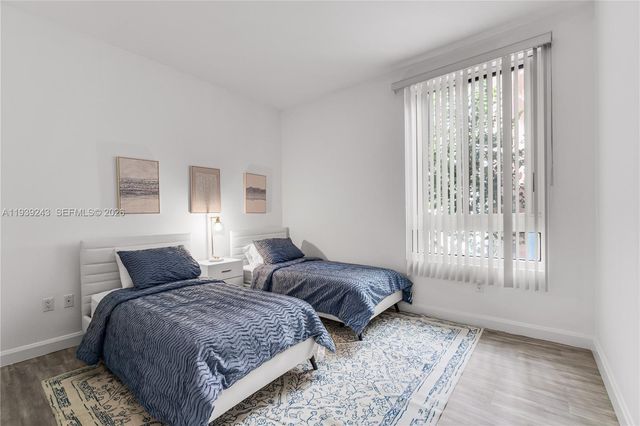 785 Crandon Blvd 106, Key Biscayne, FL 33149