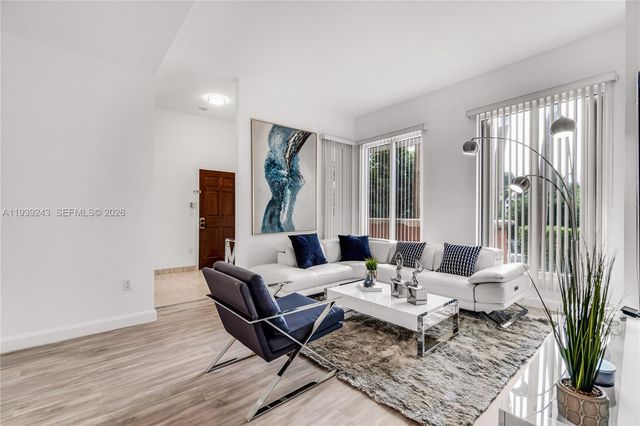 785 Crandon Blvd 106, Key Biscayne, FL 33149