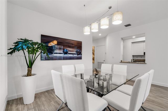 785 Crandon Blvd 106, Key Biscayne, FL 33149