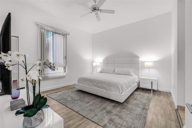 785 Crandon Blvd 106, Key Biscayne, FL 33149