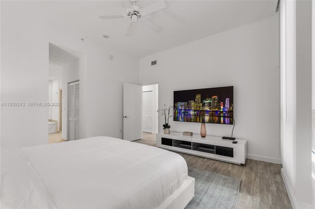 785 Crandon Blvd 106, Key Biscayne, FL 33149