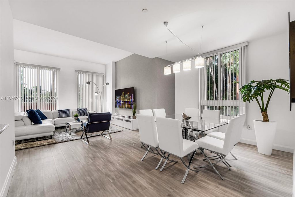 785 Crandon Blvd 106, Key Biscayne, FL 33149