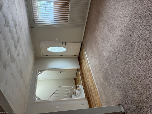 840 N Grosvenor CT, Virginia Beach, VA 23462