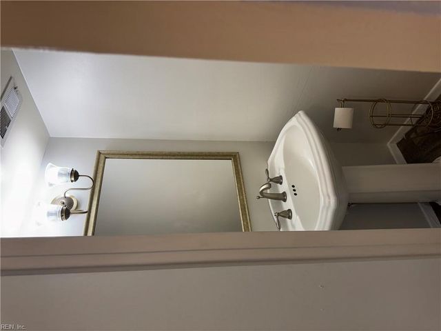 840 N Grosvenor CT, Virginia Beach, VA 23462
