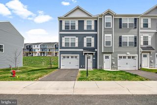 2935 ASHWOOD LN, Harrisburg, PA 17110