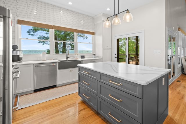 2245 Ravens Den Rd, Sewanee, TN 37375