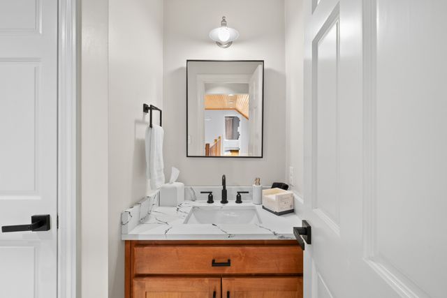 2245 Ravens Den Rd, Sewanee, TN 37375