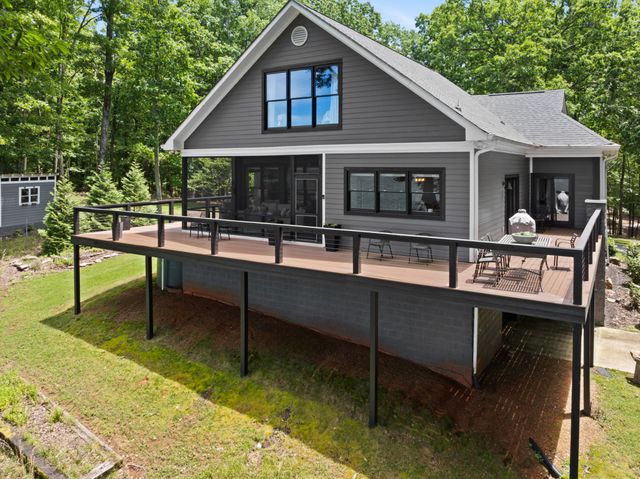 2245 Ravens Den Rd, Sewanee, TN 37375