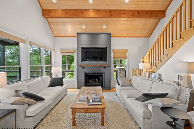 2245 Ravens Den Rd, Sewanee, TN 37375