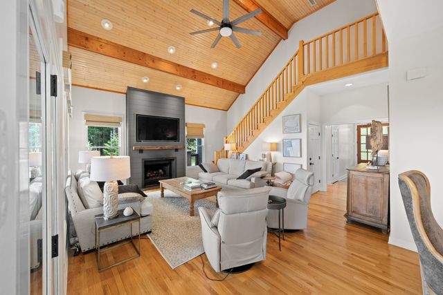 2245 Ravens Den Rd, Sewanee, TN 37375