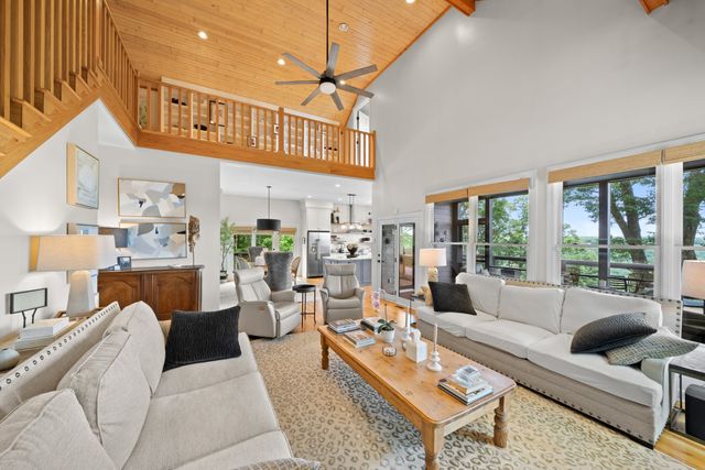 2245 Ravens Den Rd, Sewanee, TN 37375