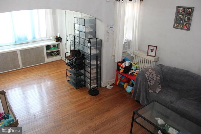 5439 OAKLAND ST, Philadelphia, PA 19124