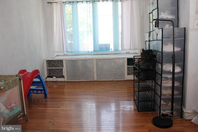 5439 OAKLAND ST, Philadelphia, PA 19124