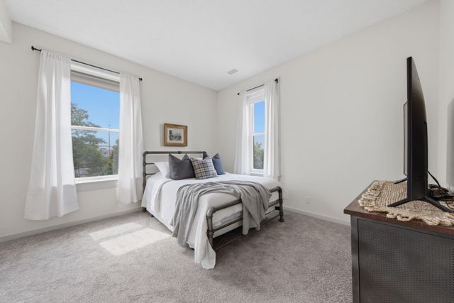 168 College Avenue W 2, Saint Paul, MN 55102