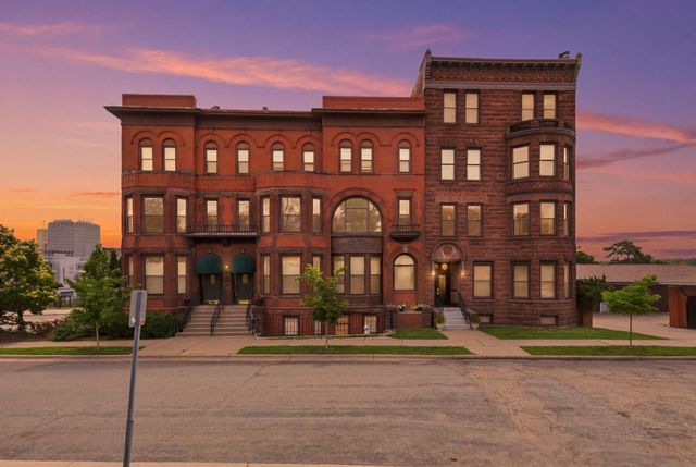 168 College Avenue W 2, Saint Paul, MN 55102