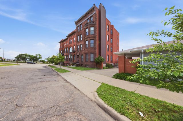 168 College Avenue W 2, Saint Paul, MN 55102
