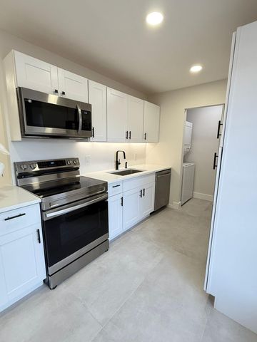 316 Cape Cod Circle B, Greenacres, FL 33467