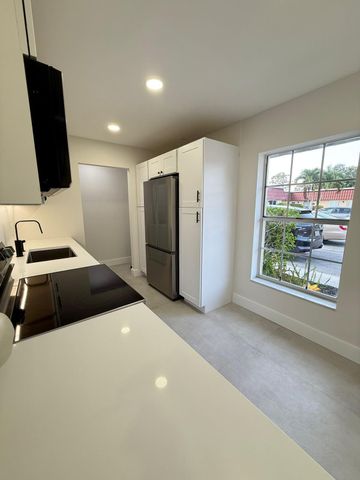 316 Cape Cod Circle B, Greenacres, FL 33467