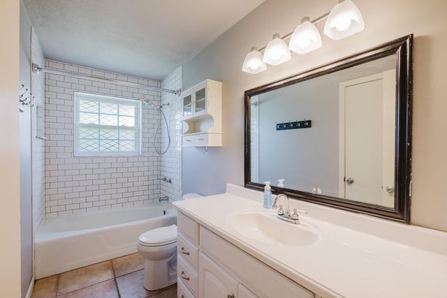 9 Wincrest Circle, Sherwood, AR 72120