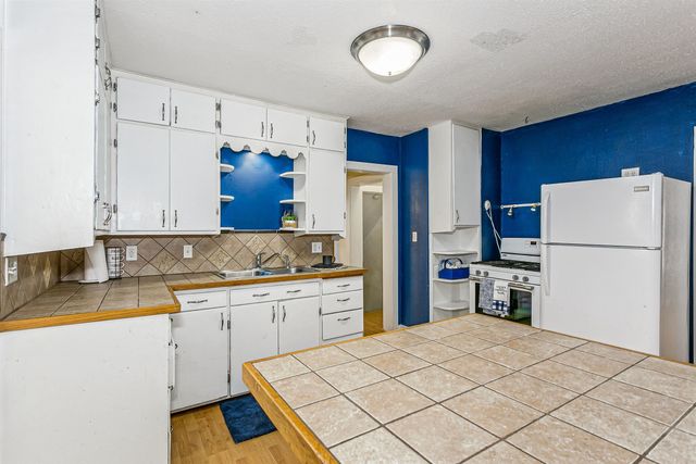 239 E Summit, Augusta, KS 67010