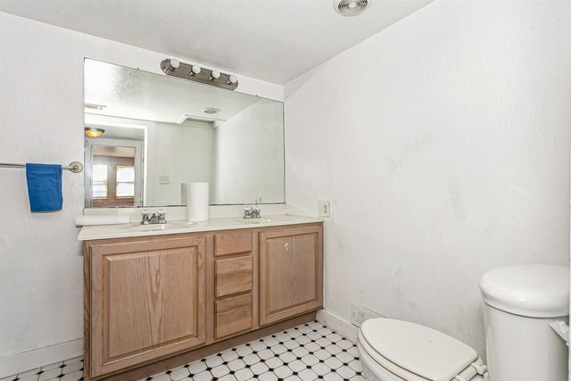 239 E Summit, Augusta, KS 67010