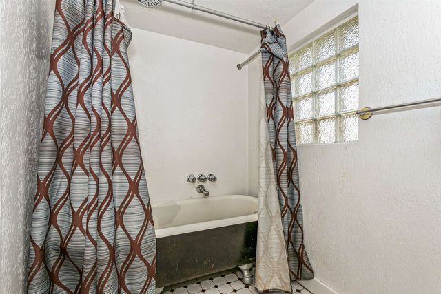 239 E Summit, Augusta, KS 67010