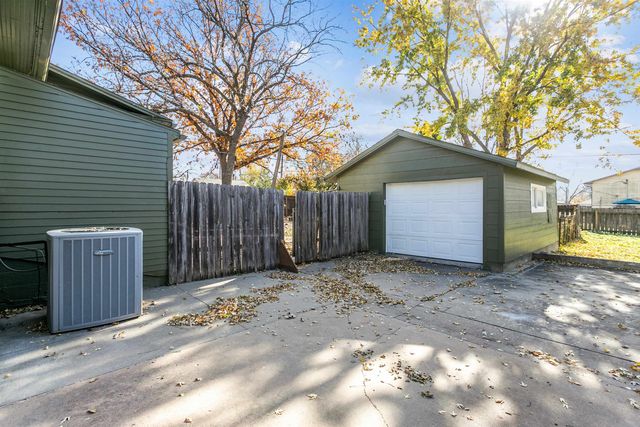 239 E Summit, Augusta, KS 67010