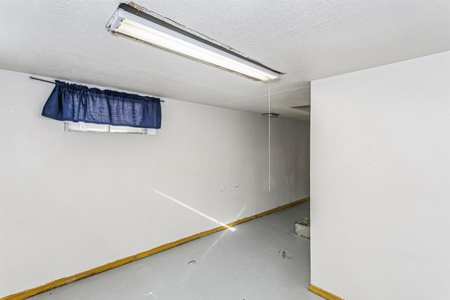 239 E Summit, Augusta, KS 67010