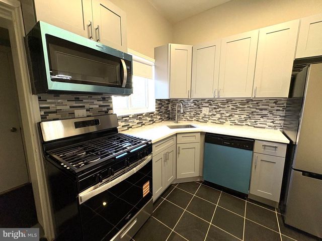 1329 W WINGOHOCKING ST, Philadelphia, PA 19140