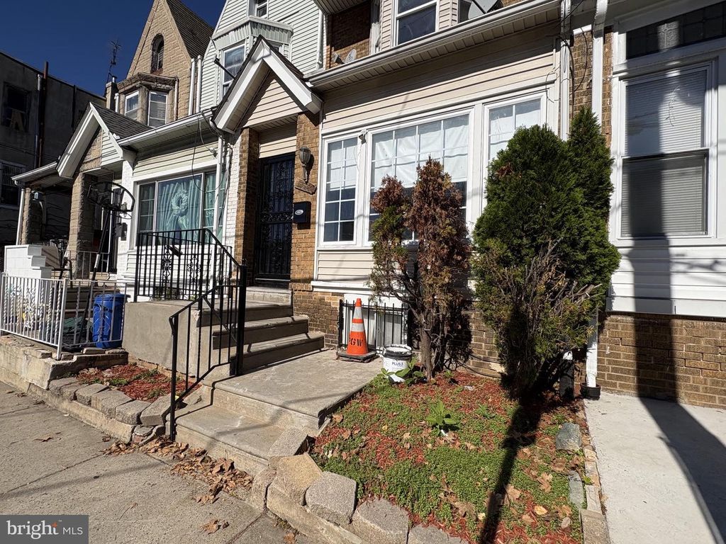 1329 W WINGOHOCKING ST, Philadelphia, PA 19140