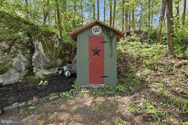 2792 SWAMP CREEK RD, Green Lane, PA 18054