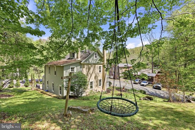 2792 SWAMP CREEK RD, Green Lane, PA 18054